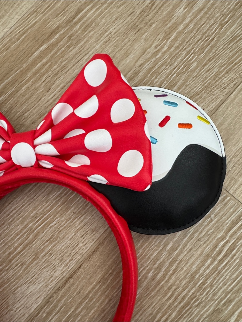 Loungefly x Disney Minnie Sprinkle Cupcake Ears - Picture 3 of 11